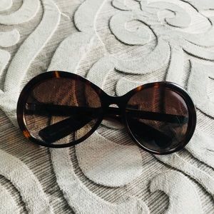 Simply Vera Vera Wang brown sunglasses